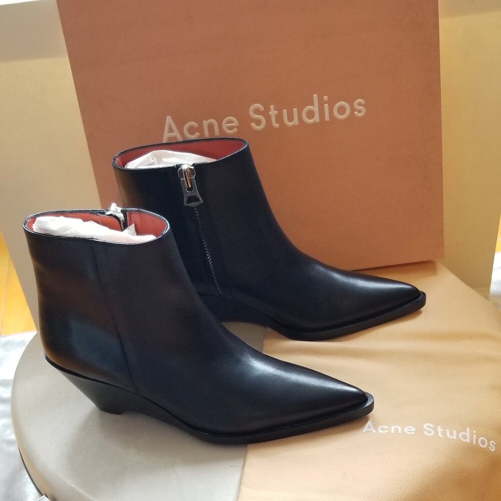 *NWT* Acne Studios ankle boots - 37